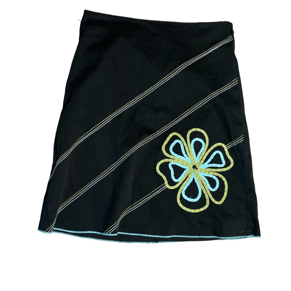 Cute black knee length pencil skirt with embroidered floral design, size 9